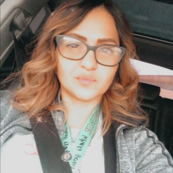 Meet your Posher, Laura - Picture 1 of 1